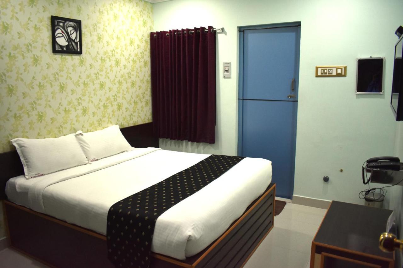 Apple Park Annexe Hotell Tiruchirappalli Exteriör bild
